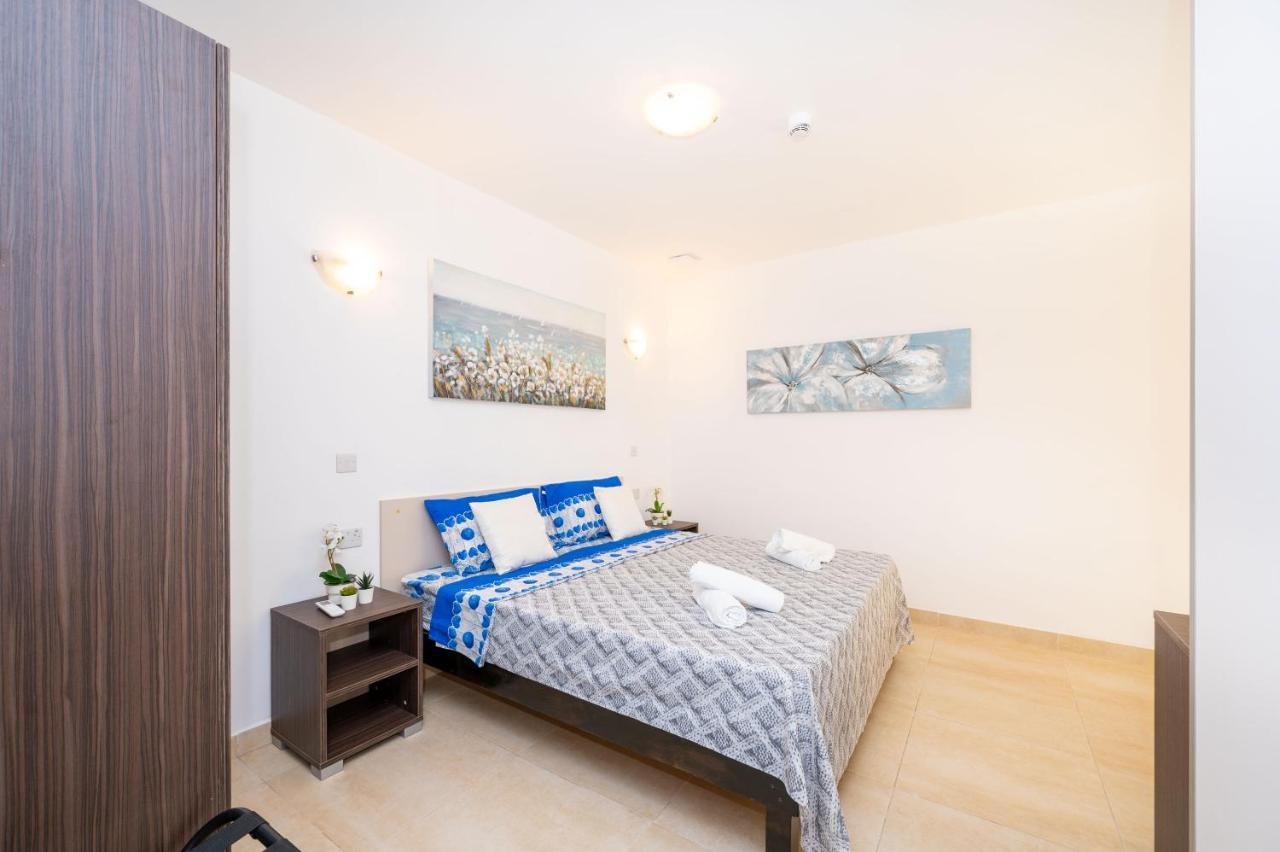 Islet Promenade Seafront Family Apartment With 2 Balconies By Getawaysmalta 세인트폴스베이 외부 사진