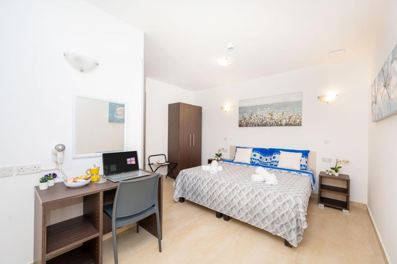 Islet Promenade Seafront Family Apartment With 2 Balconies By Getawaysmalta 세인트폴스베이 외부 사진